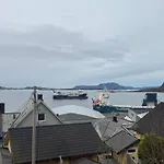 With A Beautiful View In The Center Of Leilighet