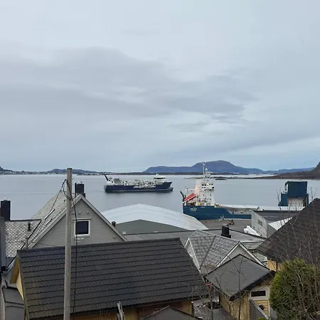 With A Beautiful View In The Center Of Apartamento