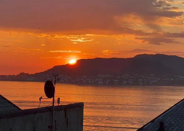 With A Beautiful View In The Center Of *